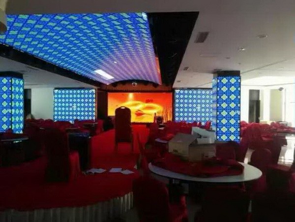 宴会厅装修如何使用LED显示屏更显高大尚？(图1)